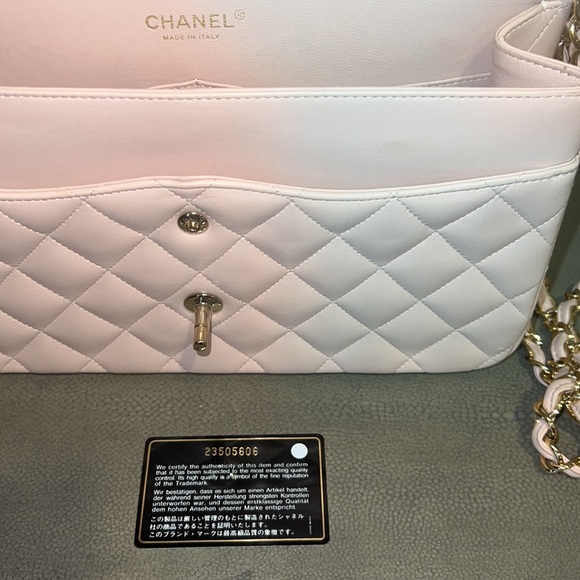 CHANEL
Lambskin Quilted Jumbo Double Flap Light Pink - Picture 12 of 16